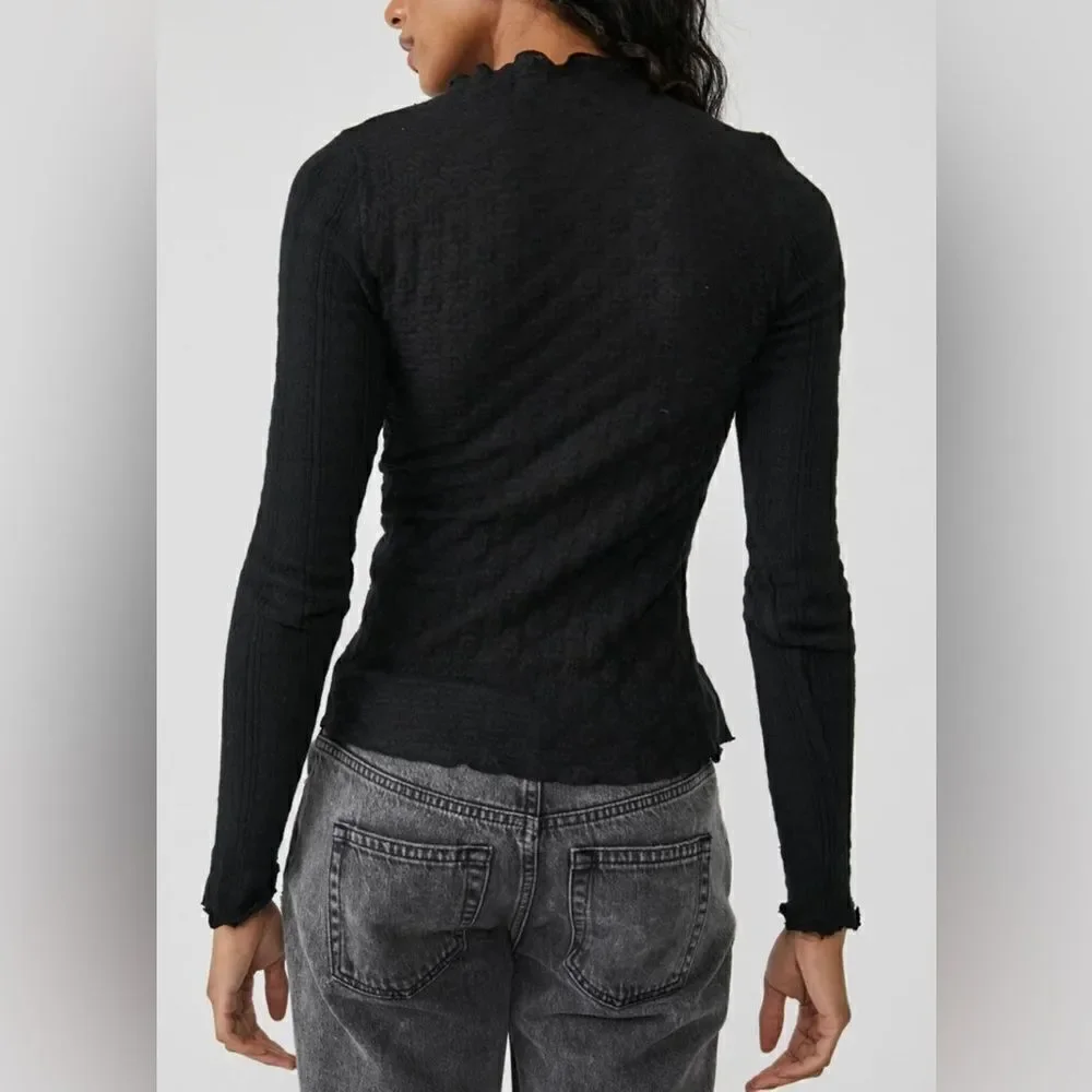 NWT FREE PEOPLE Sz S LULA PIECED SEAMED TOP IN BLACK